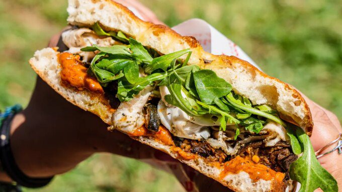 Sandwich Terenak di New York City Menurut Si Ahli Sandwich Sejati!