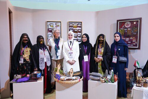 Keberadaan Kerajinan Emirati Diperkuat: Ajman Department of Tourism, Culture and Media Beraksi!