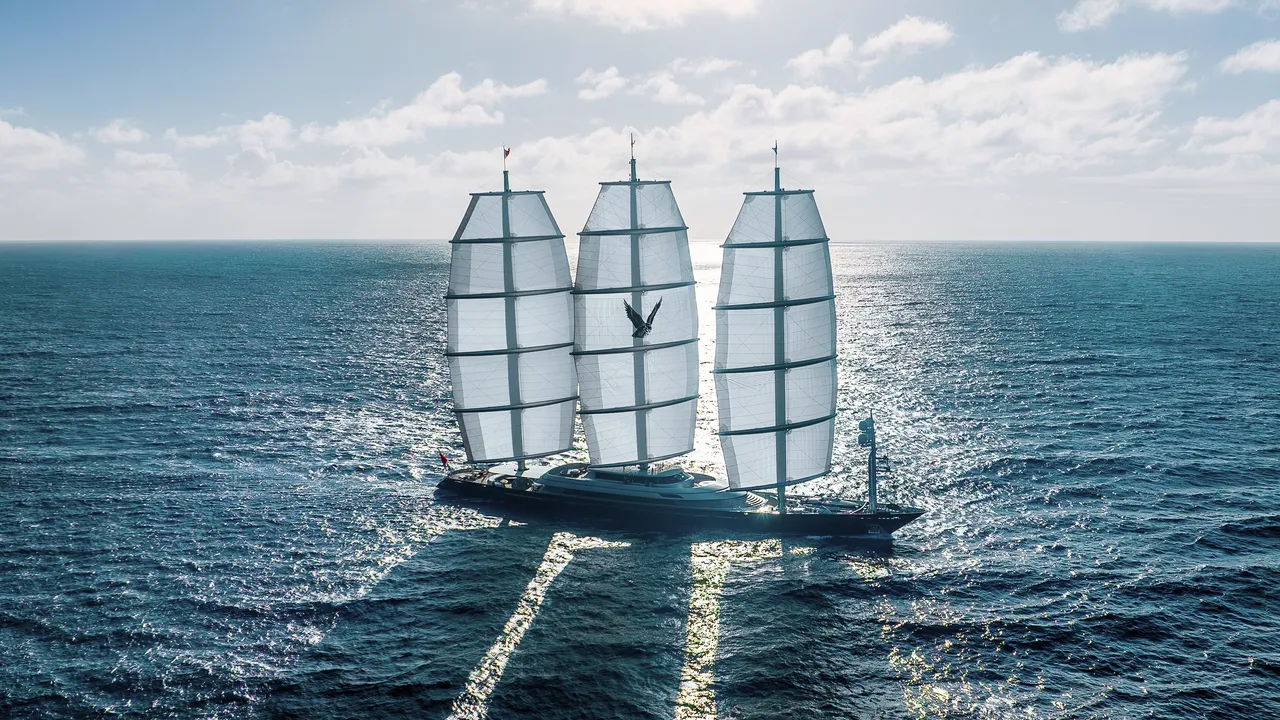 Yacht Mewah Ini Jadi Cara Paling Unik untuk Menjelajahi Mediterania Musim Panas Ini!