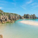 Pantai di Cornwall Ini Tampil Lebih Karibia daripada Inggris!