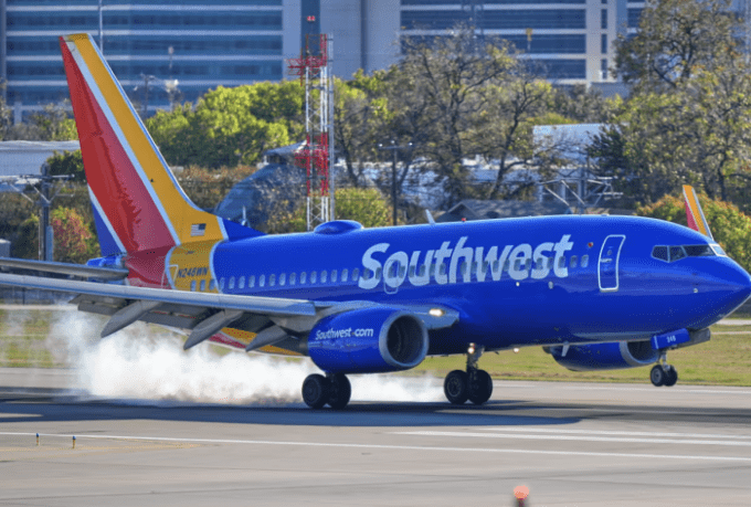 SOUTHWEST AIRLINES Siap Bantu Pelanggan SPIRIT AIRLINES Hadapi Gangguan Perjalanan!
