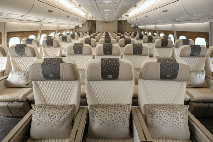 Emirates Luncurkan Retrofit Pertama Pesawat A380 Kelas Dua!