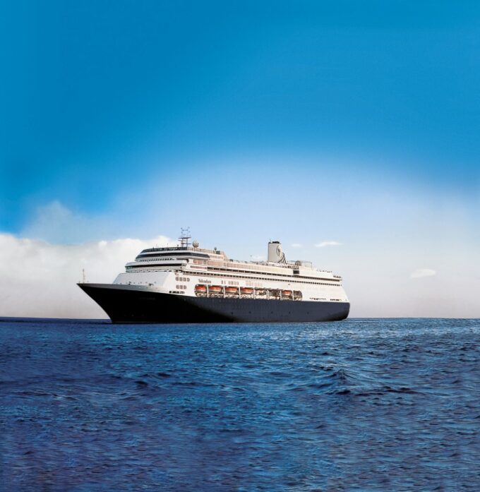 Holland America Line Perkenalkan Grand Voyages 2028: Petualangan Tak Terlupakan Menanti!