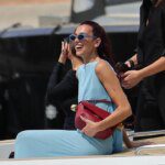 Bandara Ini Tak Mau Kehadiran Dua Lipa—Intip Cara Traveling Keren Seperti Dia Musim Panas Ini!