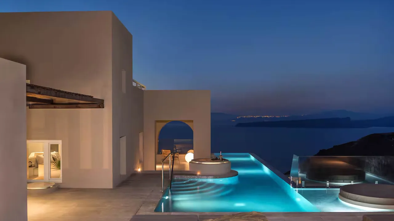 15 Airbnb Keren yang Wajib Dipesan Khusus Karena Kolam Renangnya!