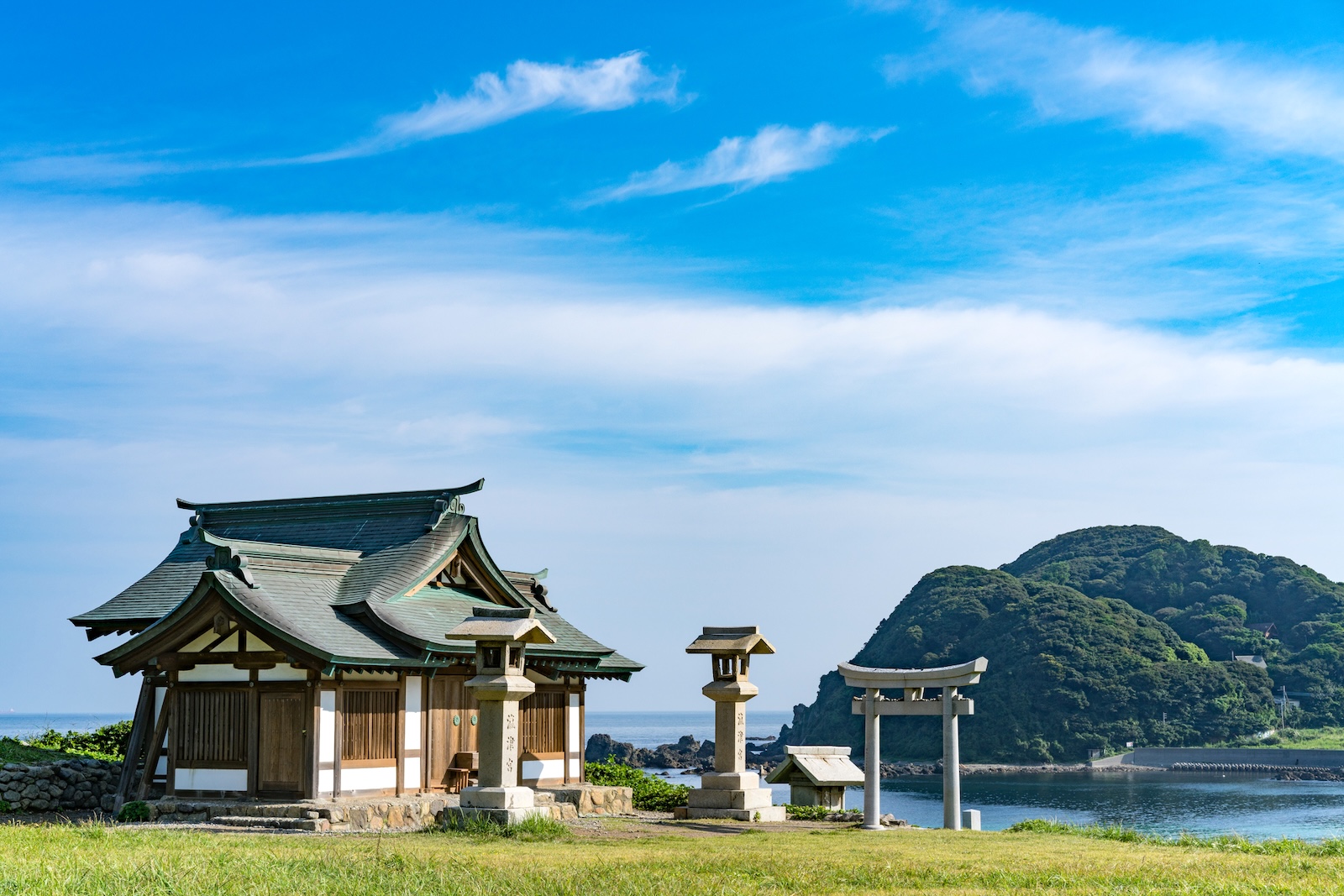okitsau-gu_ay-create-pixta_33896383_m.jpeg