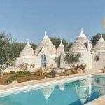 Temukan Pesona Trullo yang Nyaman di Tengah Kebun Zaitun Puglia: Pengalaman Airbnb yang Tak Terlupakan!