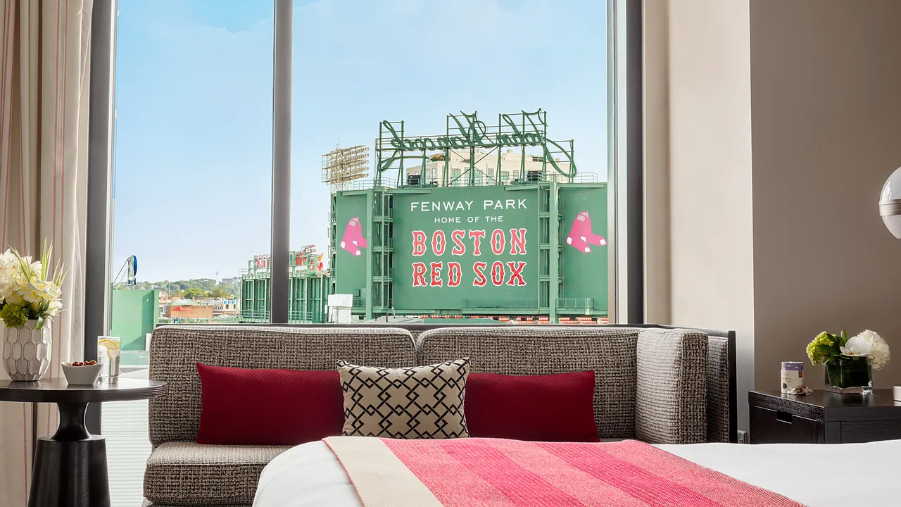 Temukan Tempat Menginap Terbaik Dekat Fenway Park untuk Fans Sox dan Penonton Konser!