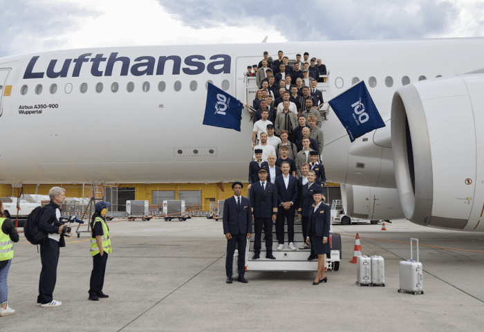 Lufthansa Antar Timnas Pria ke AS: Siap Taklukkan Tantangan Baru!