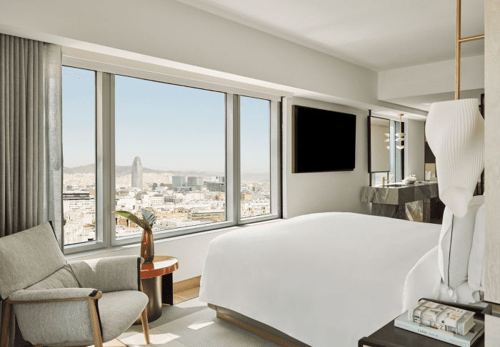 Hotel Arts Barcelona Hadirkan Skyline Suites dengan Pemandangan Menakjubkan Menara Sagrada Família yang Baru Saja Selesai!