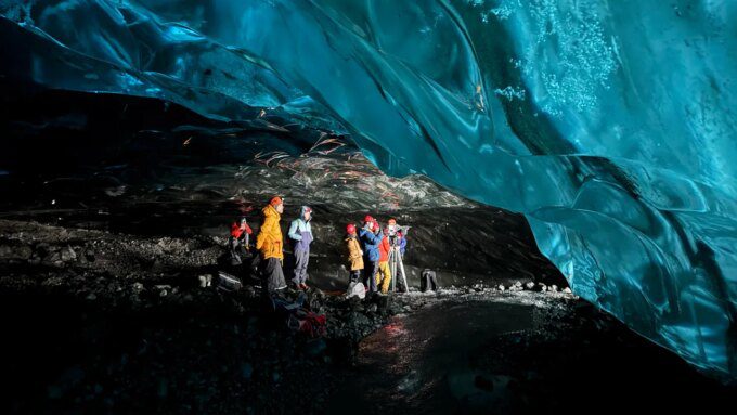 Saksikan Keajaiban 'Time and Water': Dokumenter Sara Dosa Mengungkap Cerita Menyentuh di Balik Gletser yang Memudar di Islandia!