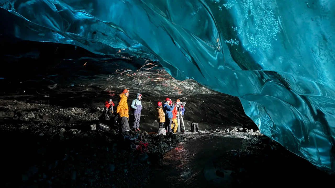 Saksikan Keajaiban 'Time and Water': Dokumenter Sara Dosa Mengungkap Cerita Menyentuh di Balik Gletser yang Memudar di Islandia!
