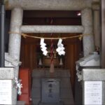 Kisah Keajaiban: Menelusuri Sejarah Panjang dan Keberlangsungan Kuil Terkecil di Jepang!