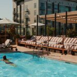 Terik di NYC? Segera Terjun ke 13 Kolam Renang Hotel Ini untuk Menyegarkan Musim Panas!