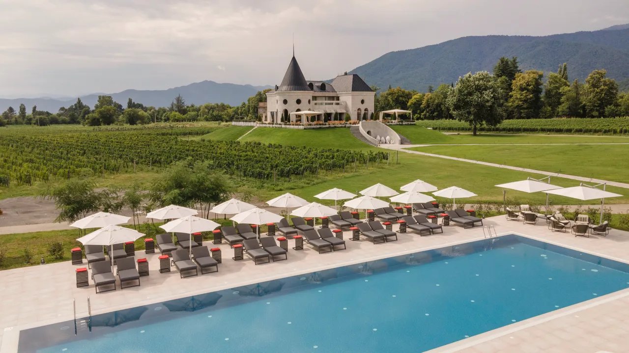 16 Hotel Terjangkau di Eropa yang Bikin Betah, Cantik, dan Harga di Bawah $300!