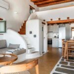 Airbnb Favoritku: Rumah Tradisional Cycladic dengan Pemandangan Menawan Laut Aegea!