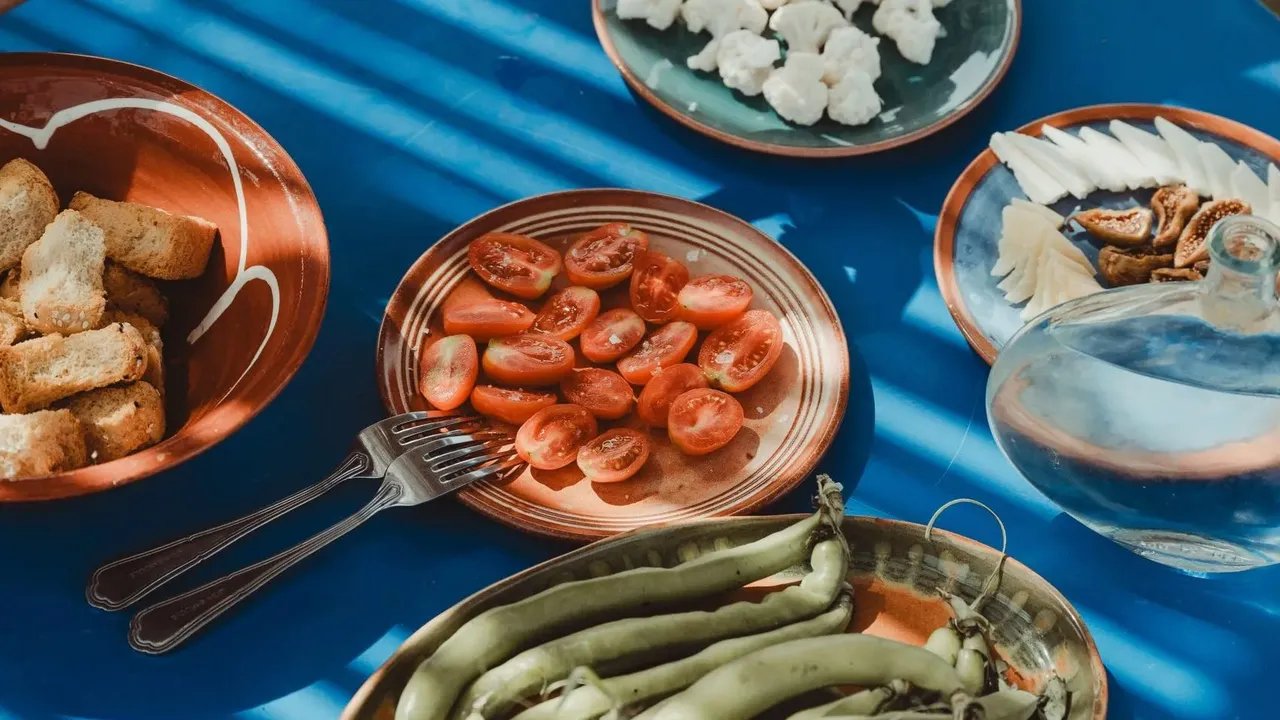 Di Kreta, Makanan Jadi Obat Alami yang Bikin Sehat dan Bahagia!