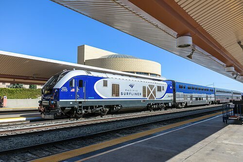 Amtrak Pacific Surfliner Memudahkan Akses Kereta ke Acara Musim Panas Terbesar di California Selatan!
