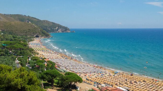 12 Pantai Terbaik di Roma yang Wajib Kamu Kunjungi Seperti Orang Lokal!