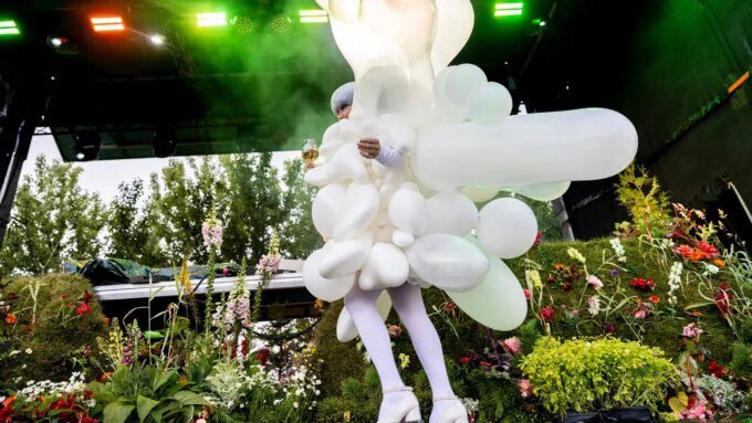 Björk, Gerhana, dan 40 Tahun Musik Underground Islandia: Perjalanan Momen Epik yang Tak Boleh Dilewatkan!