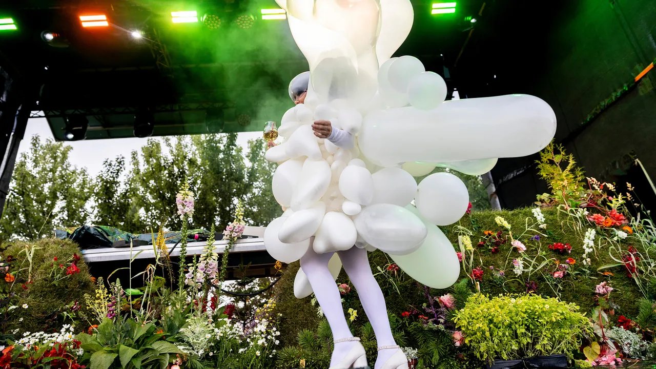 Björk, Gerhana, dan 40 Tahun Musik Underground Islandia: Perjalanan Momen Epik yang Tak Boleh Dilewatkan!