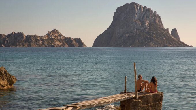 Aturan Tak Tertulis untuk Menikmati dan Berpesta di Ibiza: Panduan Seru bagi Para Petualang!