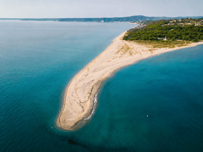 10 Pantai Tersembunyi Terbaik di Eropa yang Harus Kamu Kunjungi!