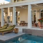Pulau Yunani Tersembunyi Ini Kini Hadir dengan Hotel Boutique Paling Keren!
