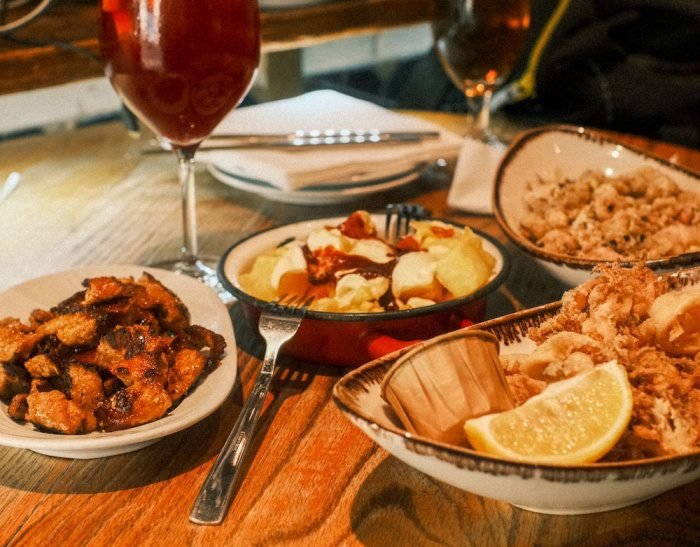 Ritual Makan Tersembunyi di Barcelona: Dari Sarapan hingga Makan Malam Larut Malam!