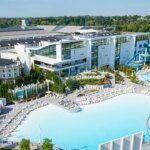 9 Hotel dengan Taman Air Dalam Ruangan yang Wajib Masuk Rencana Liburanmu!