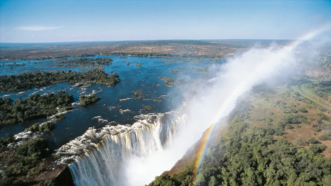 Jelajahi Keajaiban Tenang Zambezi National Park di Ujung Victoria Falls!