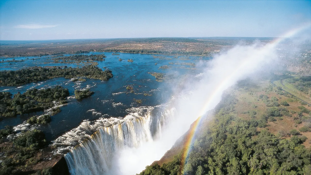 Jelajahi Keajaiban Tenang Zambezi National Park di Ujung Victoria Falls!