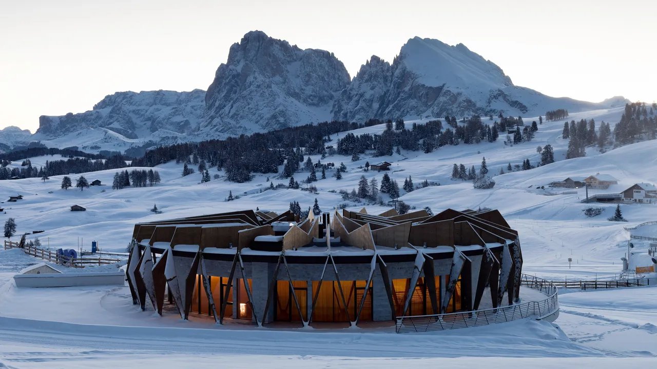 15 Hotel Terbaik di Dolomites, Surga Pegunungan Italia yang Wajib Kamu Kunjungi!