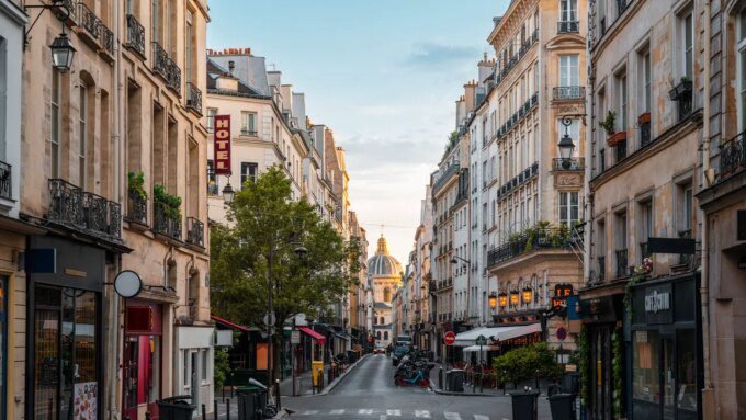 Kebakaran Menghancurkan Marché des Enfants Rouges, Pasar Makanan Tertutup Tertua di Paris!