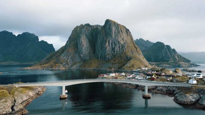 Pengalaman Santap Menakjubkan di Antara Puncak dan Fjord Lofoten, Norwegia!
