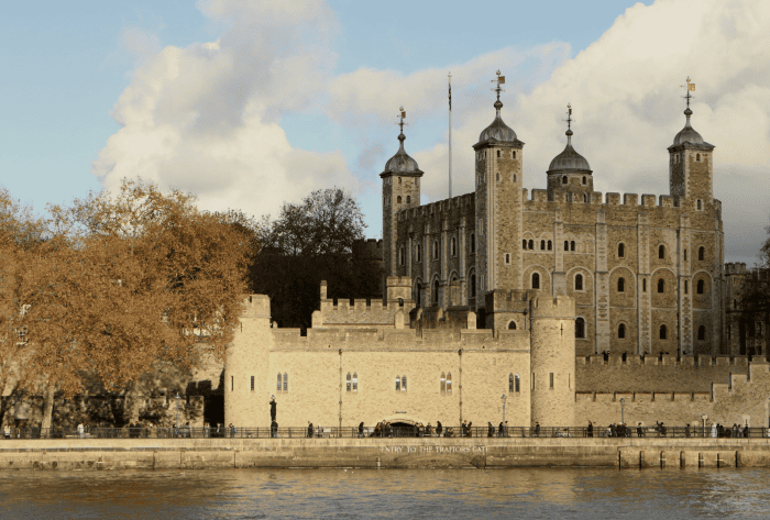 Menara London Raih Gelar Kastil Terfoto Terpopuler di Inggris!
