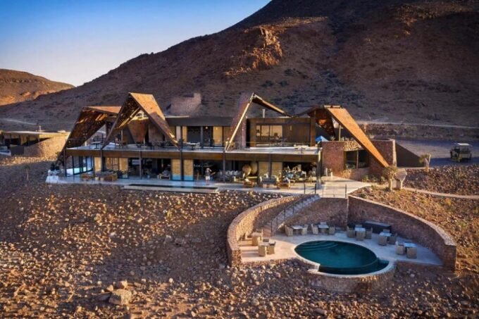 Nikmati Keberadaan Mewah dan Kesunyian di Namibia: Destinasi Impian yang Tak Boleh Dilewatkan!